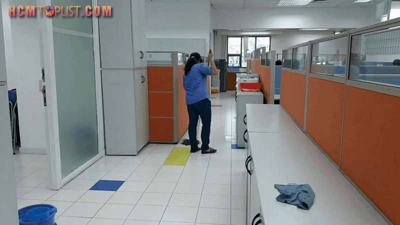 cong-ty-tnhh-qc-viet-nhat-hcmtoplist