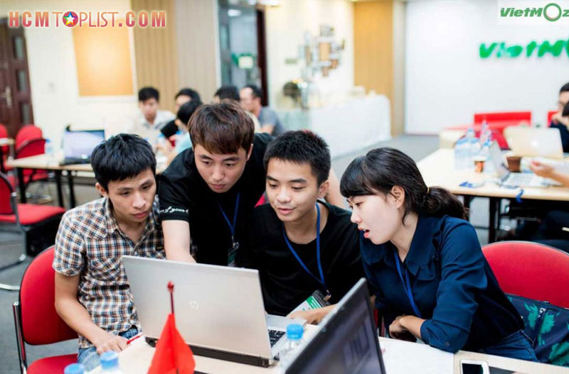 trung-tam-dao-tao-vietmoz-academy-hcmtoplist