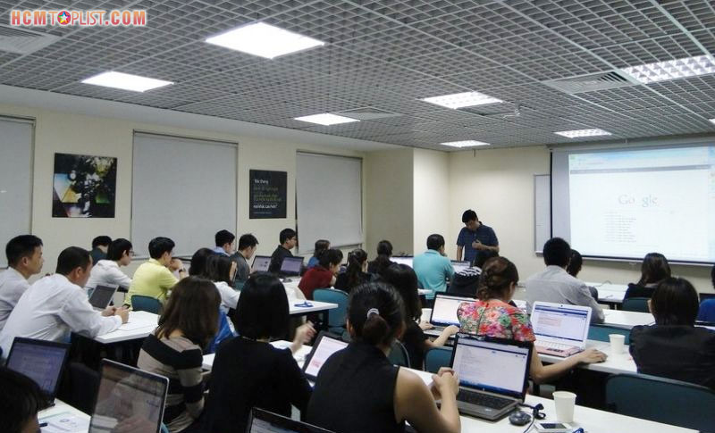 trung-tam-dao-tao-digital-marketing-first-one-hcmtoplist-1