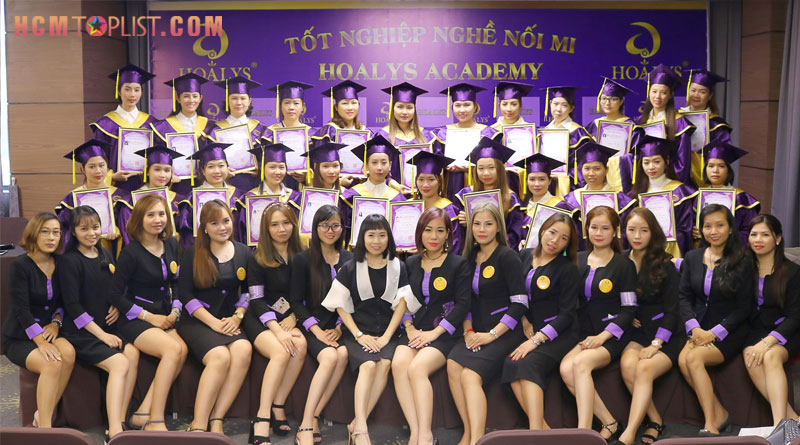 hoalys-academy-day-noi-mi-quoc-te-tai-tphcm-hcmtoplist