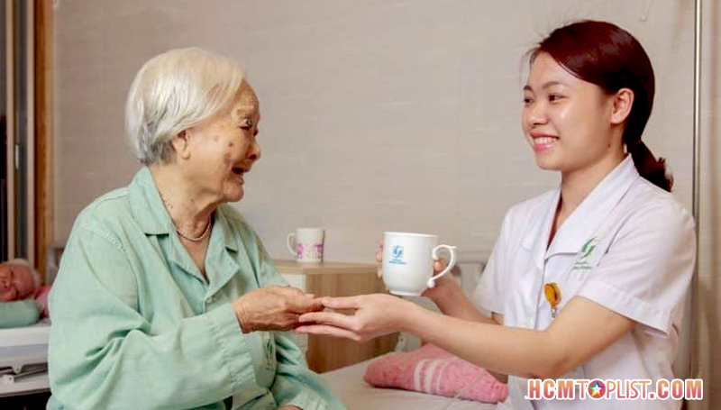 dich-vu-cham-soc-nguoi-gia-nguoi-benh-tam-duc-hcmtoplist
