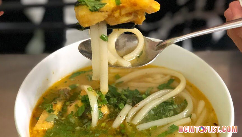 quan-banh-canh-ca-loc-uyen-hcmtoplist