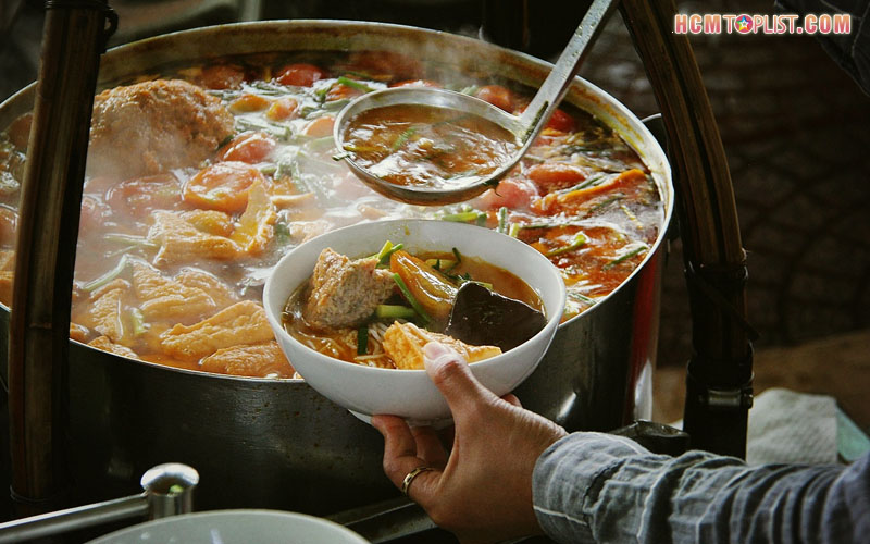 bun-rieu-ganh-cho-ben-thanh-hcmtoplist