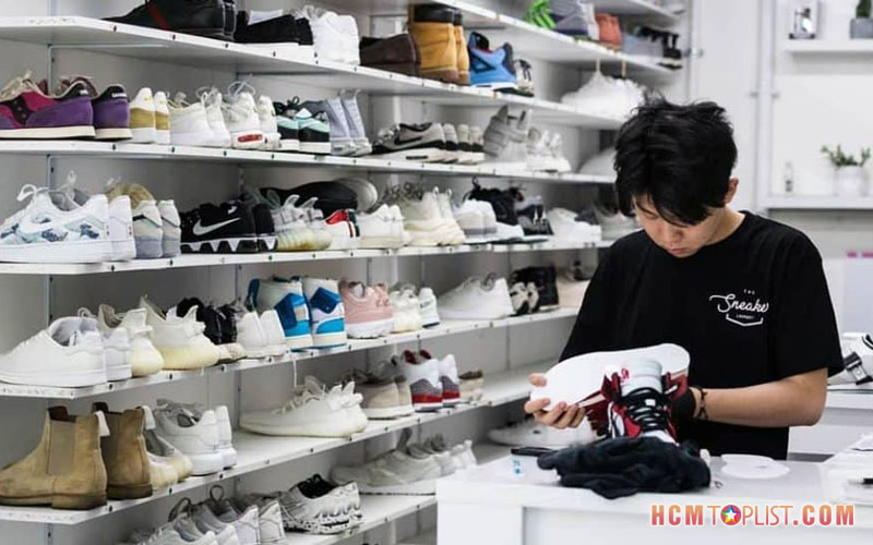 cua-hang-ban-giay-hieu-online-sneaker-store-hcmtoplist