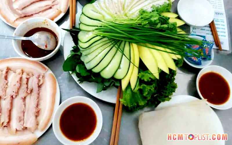 banh-trang-cuon-thit-heo-vi-xua-hcmtoplist