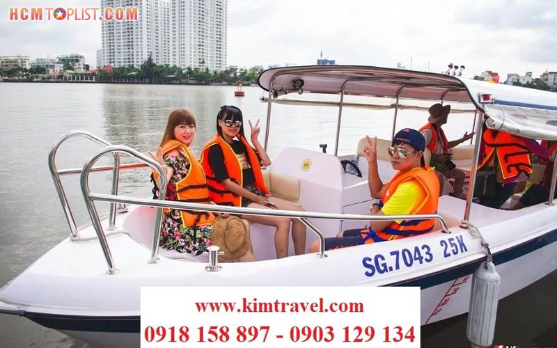 cong-ty-du-lich-kim-travel-hcmtoplist