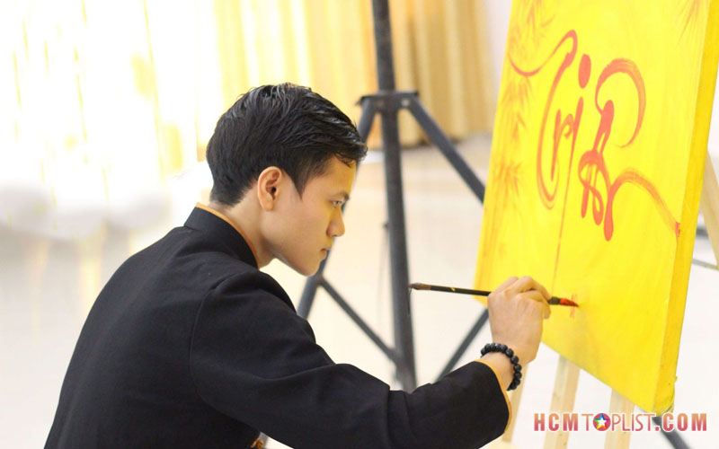 hong-lac-thu-quan-hcmtoplist