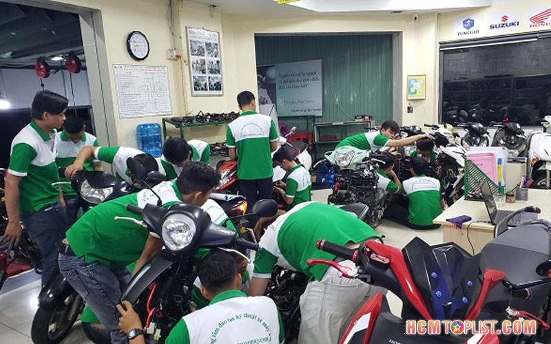 trung-cap-nhan-dao-hcmtoplist