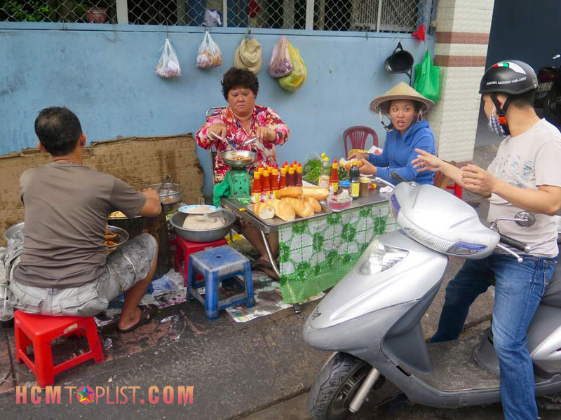 banh-mi-cha-ca-co-giang-hcmtoplist