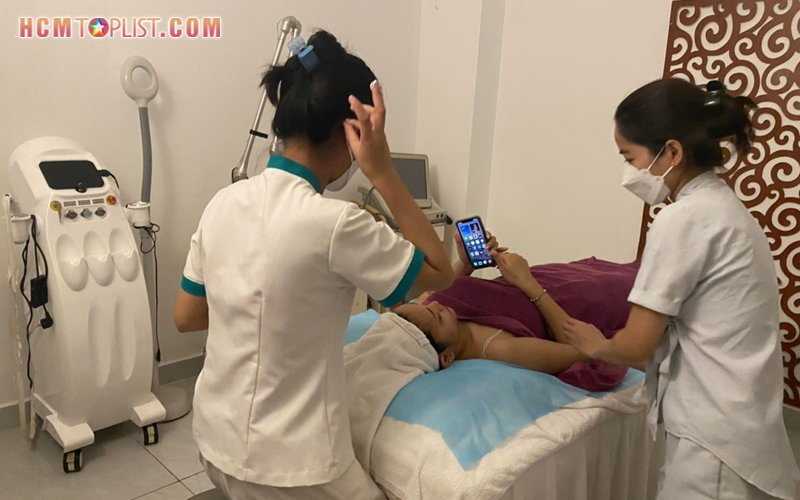 massage-vat-ly-tri-lieu-tai-young-spa-clinic-hcmtoplist