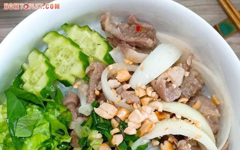 bun-thit-xao-co-hoang-hcmtoplist