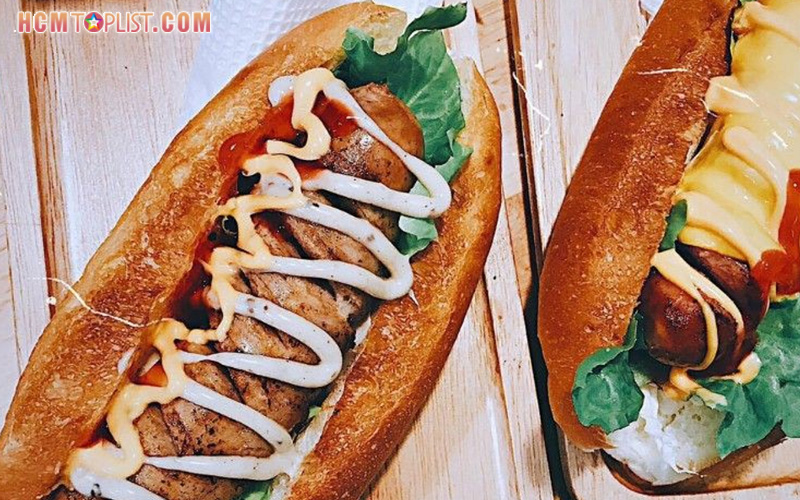 sot-banh-mi-hotdog-hcmtoplist