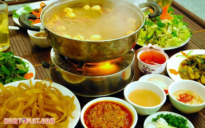 quan-lau-cua-dong-ngon-o-sai-gon-cu-lao-hcmtoplist