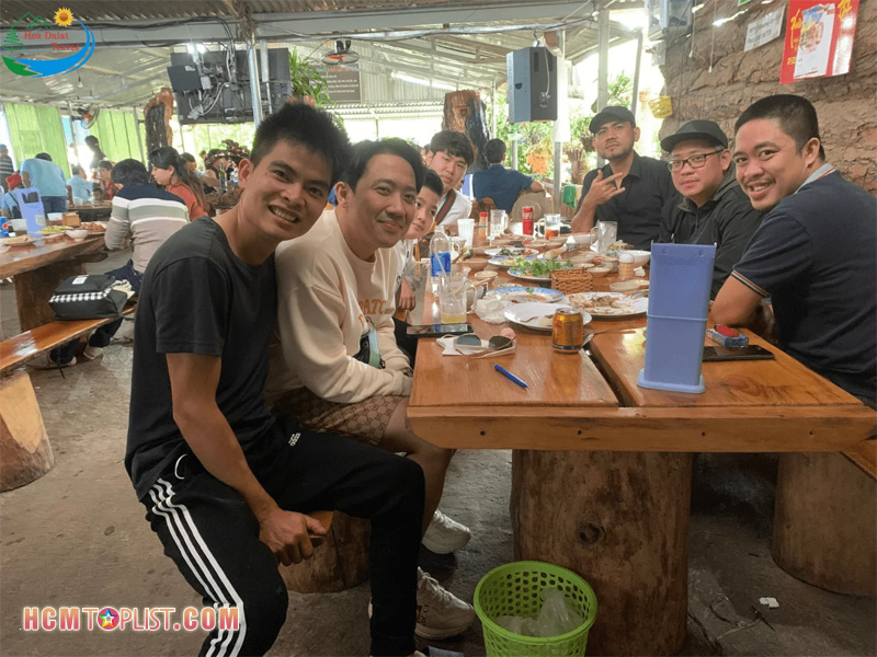 hoa-dalat-travel-luon-quan-tam-khach-hang-hcmtoplist