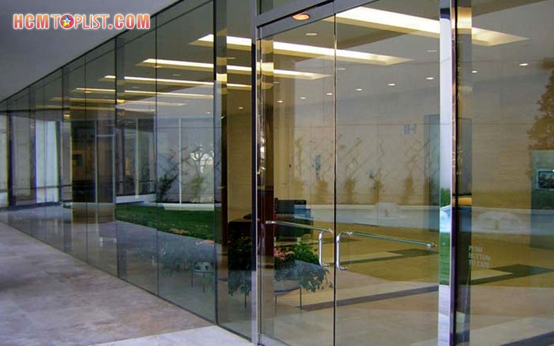 loi-the-noi-bat-cua-vach-kinh-cuong-luc-hcmtoplist