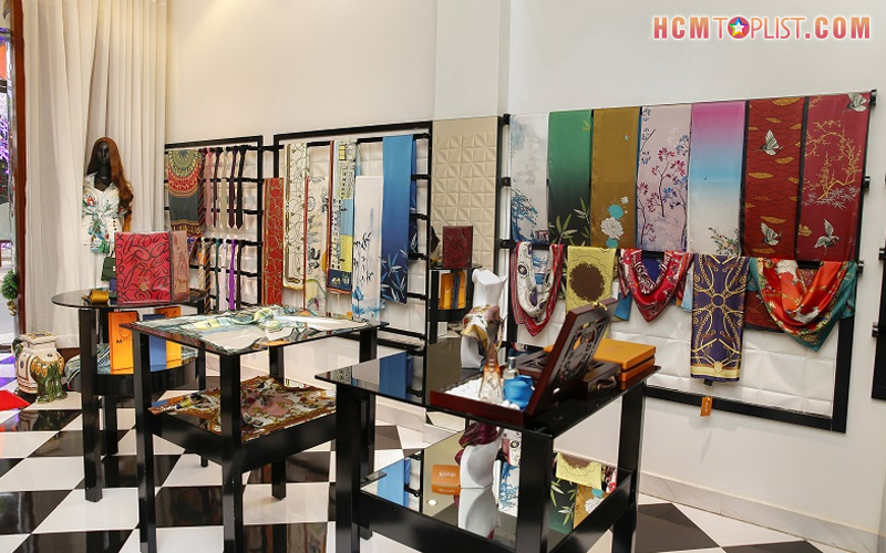 Cua-hang-lua-nhasilk-hcmtoplist
